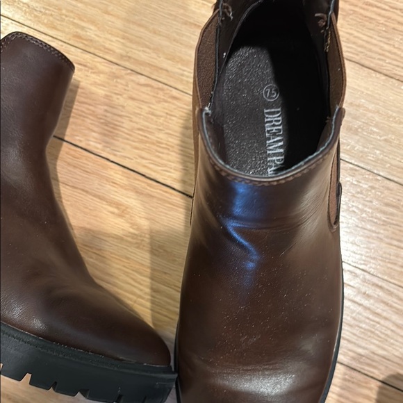 Dream Pairs Brown Chukka Boots with Leather Finish - Picture 2 of 2